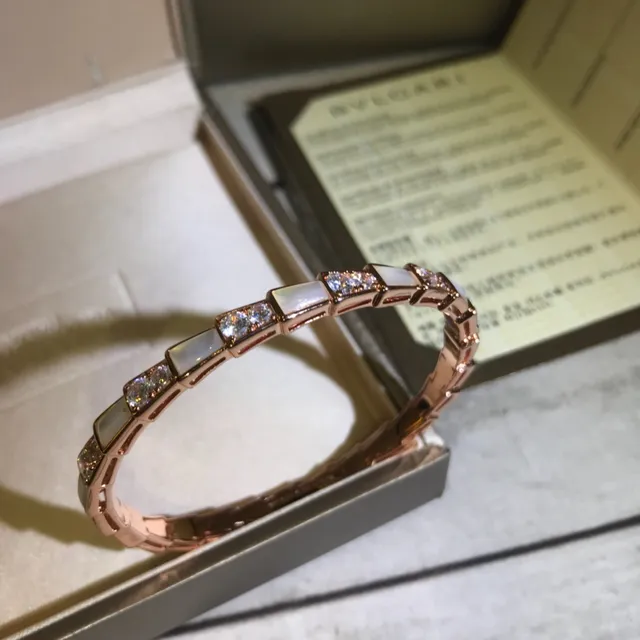 Bvlgari Divas’ Dream Pulseiras de Ouro Rosa Madrepérola e Cristais Pavé 3