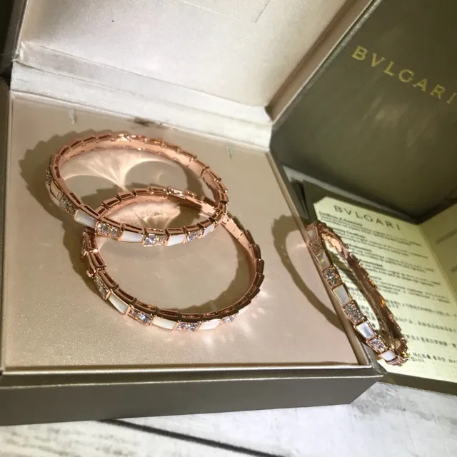 Bvlgari Divas’ Dream Pulseiras de Ouro Rosa Madrepérola e Cristais Pavé 7