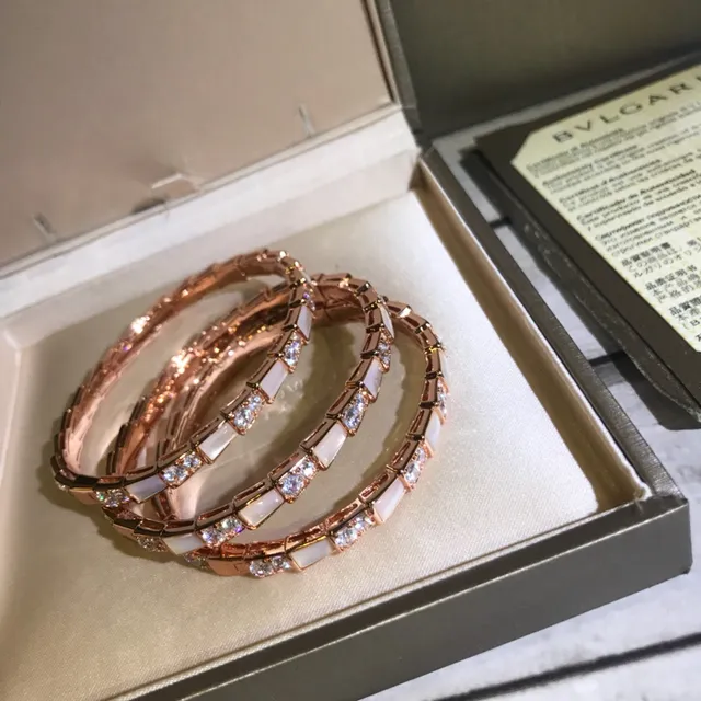 Bvlgari Divas’ Dream Pulseiras de Ouro Rosa Madrepérola e Cristais Pavé 9