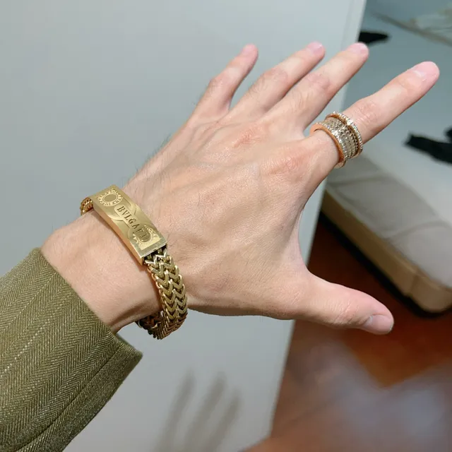 Bvlgari سوار سلسلة كيرب مضفرة من الذهب لوحة شعار منحوتة 2