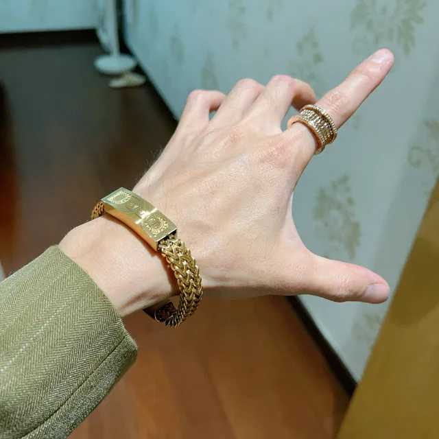 Bvlgari سوار سلسلة كيرب مضفرة من الذهب لوحة شعار منحوتة 5