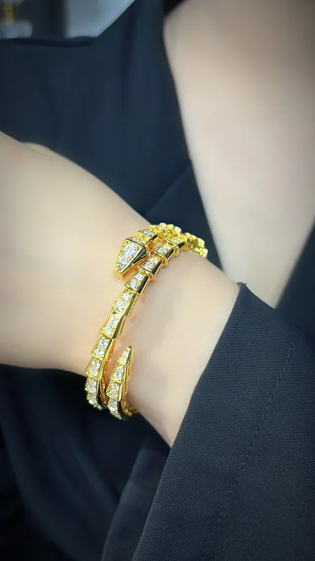 Bvlgari Pulseira de Ouro e Prata Enrolada Serpentina Articulada com Motivo de Escamas 2