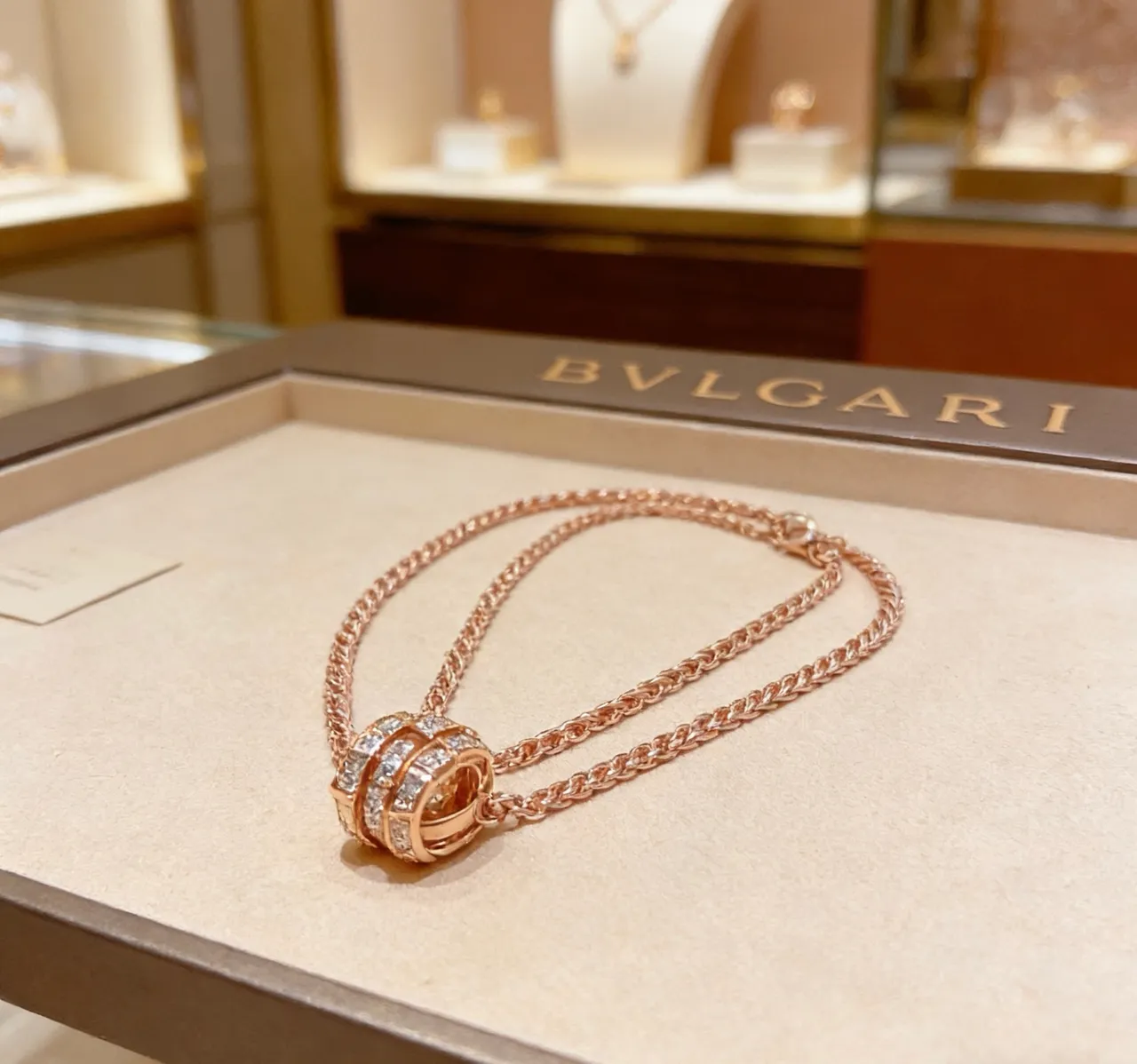 Bvlgari ذهبي ورد أبيض سلسلة مضفرة ماس بتات إغلاق ثلاثي الشريط قلادة 2