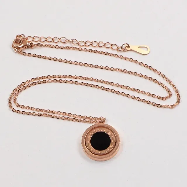Bvlgari Collier en Or Blanc avec Inlay de Mère de Perle à Double Anneau Rotatif 2
