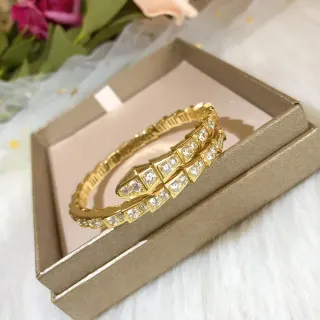 Bvlgari Serpenti लपेटी Pavé सोने का ब्रेसलेट