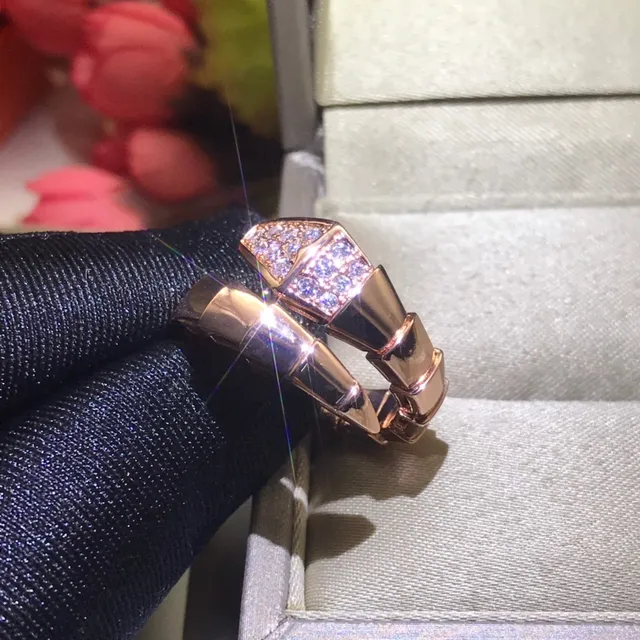 Bvlgari রুপা সোনা আর্কুলেটেড সেগমেন্টেড পাভে হীরা আংটি 5