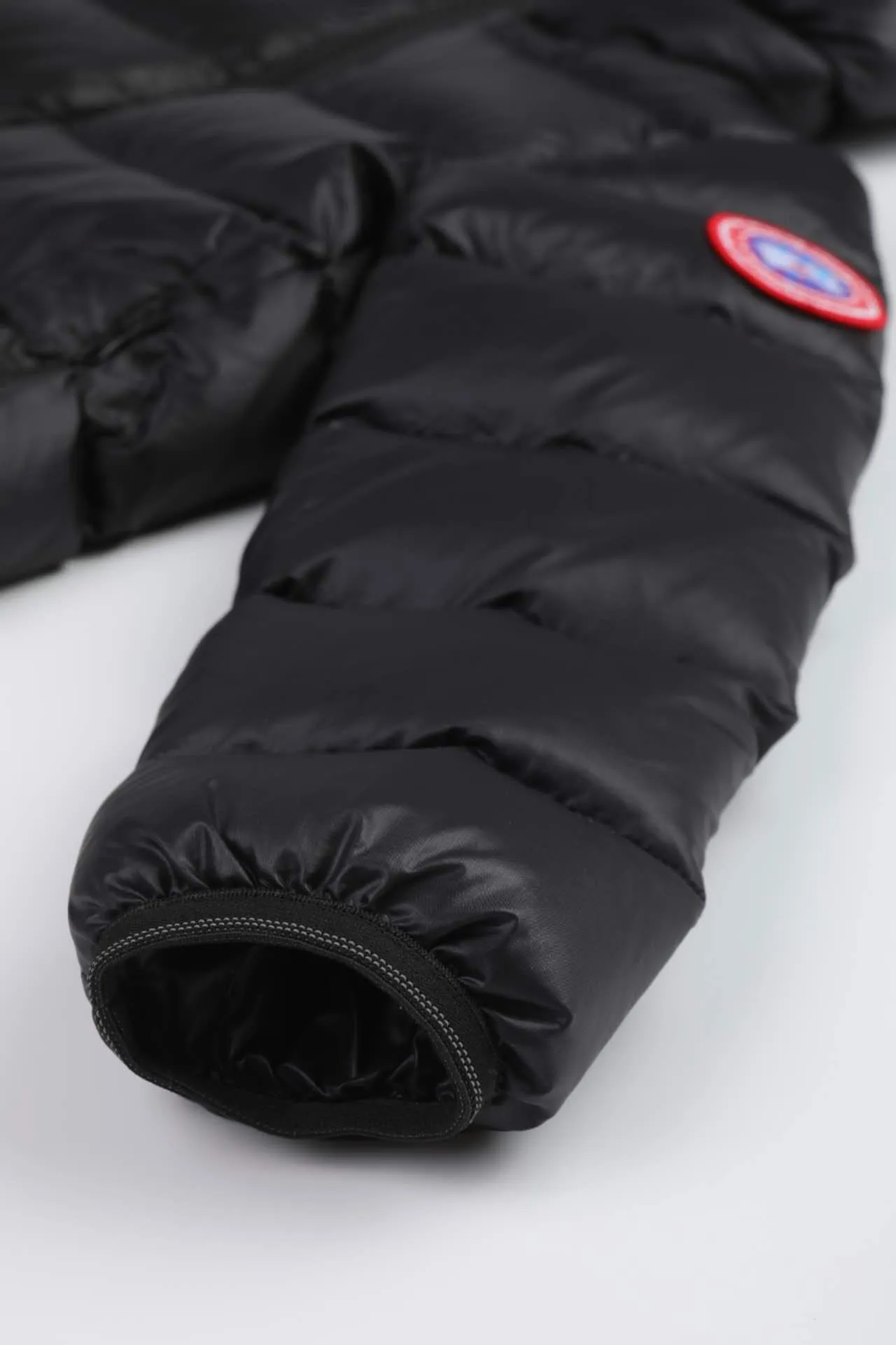 Canada Goose Maya 黑色 绗缝帽式羽绒夹克 11