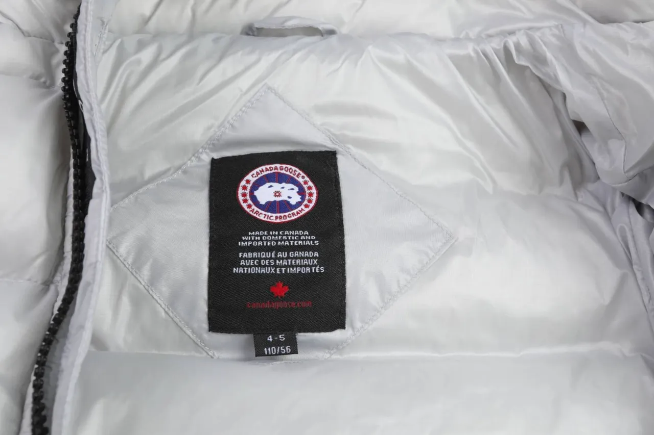 Canada Goose Maya 黑色 绗缝帽式羽绒夹克 19