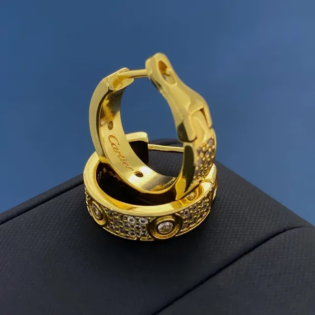 Aretes Cartier de aro de oro pavé de cristales bisagra 5
