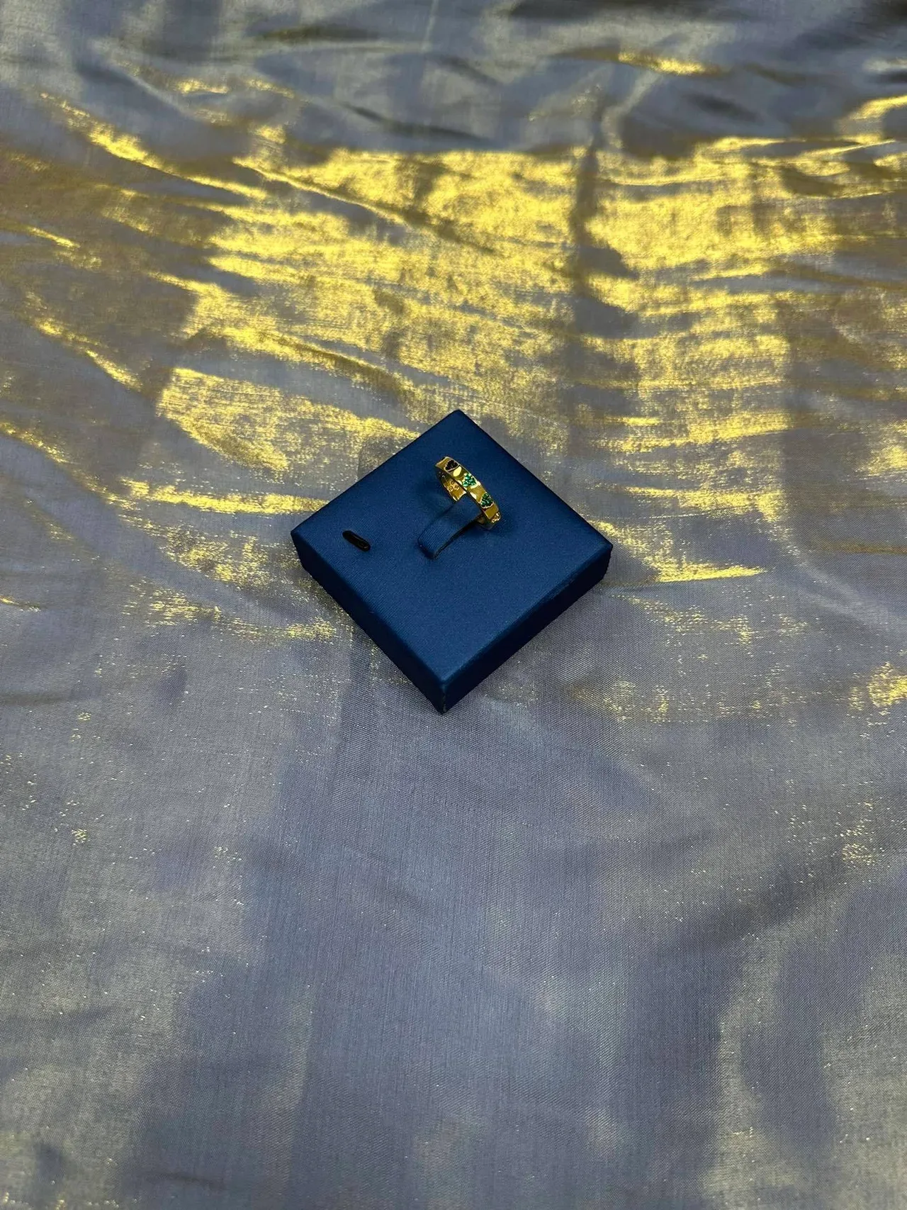 Cartier Bague Bande Continue Dorée Multi-Pierres 9