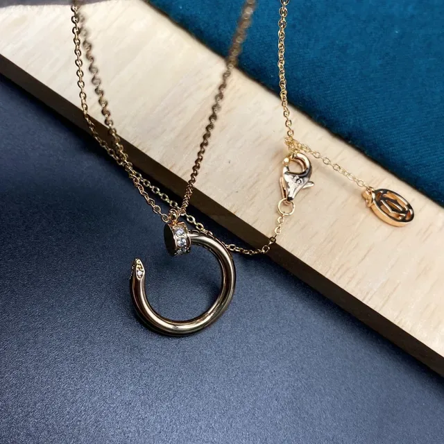 Collar Cartier Juste un Clou Oro y Plata Pendente Abierto en Forma de C Broche Engastado con Diamantes 5
