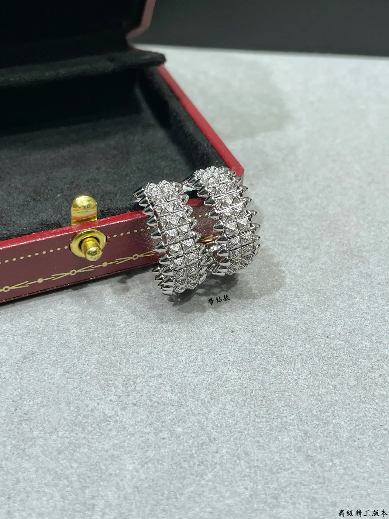 Cartier Juste un Clou أقراط دائرية مدببة بافيه 4