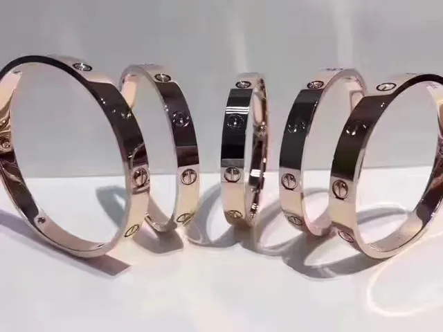Cartier Love سوار ذهب أسود نمط مسمار مينا أو جلد حزام سوار 4