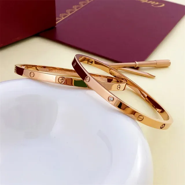 Cartier Love Bracelet 三色金 贝塞尔镶嵌 螺纹图案 手链 3