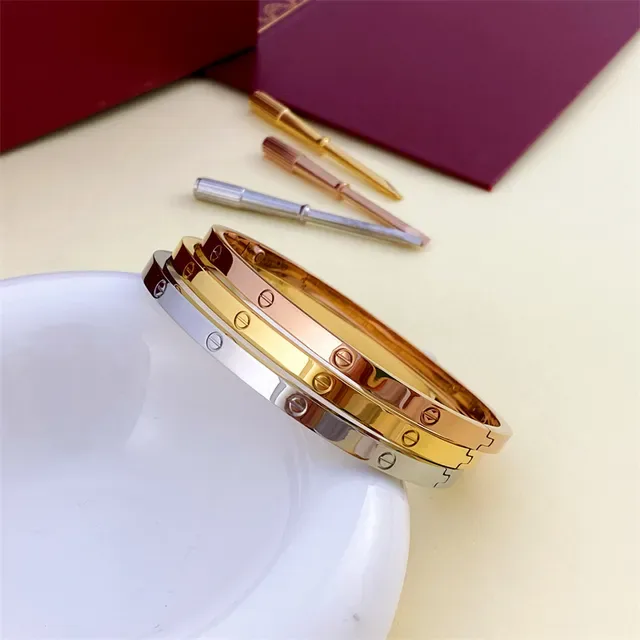 Cartier Love Bracelet 三色金 贝塞尔镶嵌 螺纹图案 手链 4