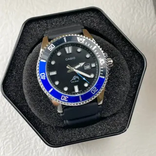 Casio Montre de plongée lunette bleue et noire quartz