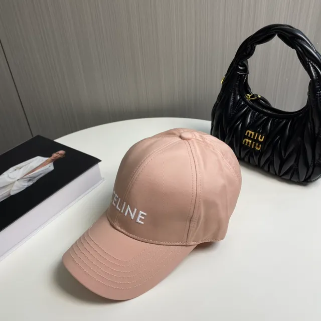 Celine Logo bordado rosa polvoriento gorra de béisbol 7