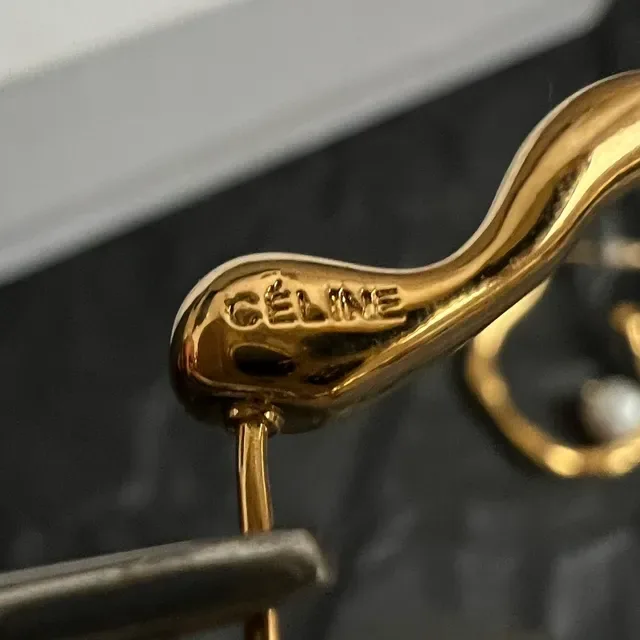 Celine أقراط لؤلؤ قطرة حلقية ملتوية ذهبية اللون 2