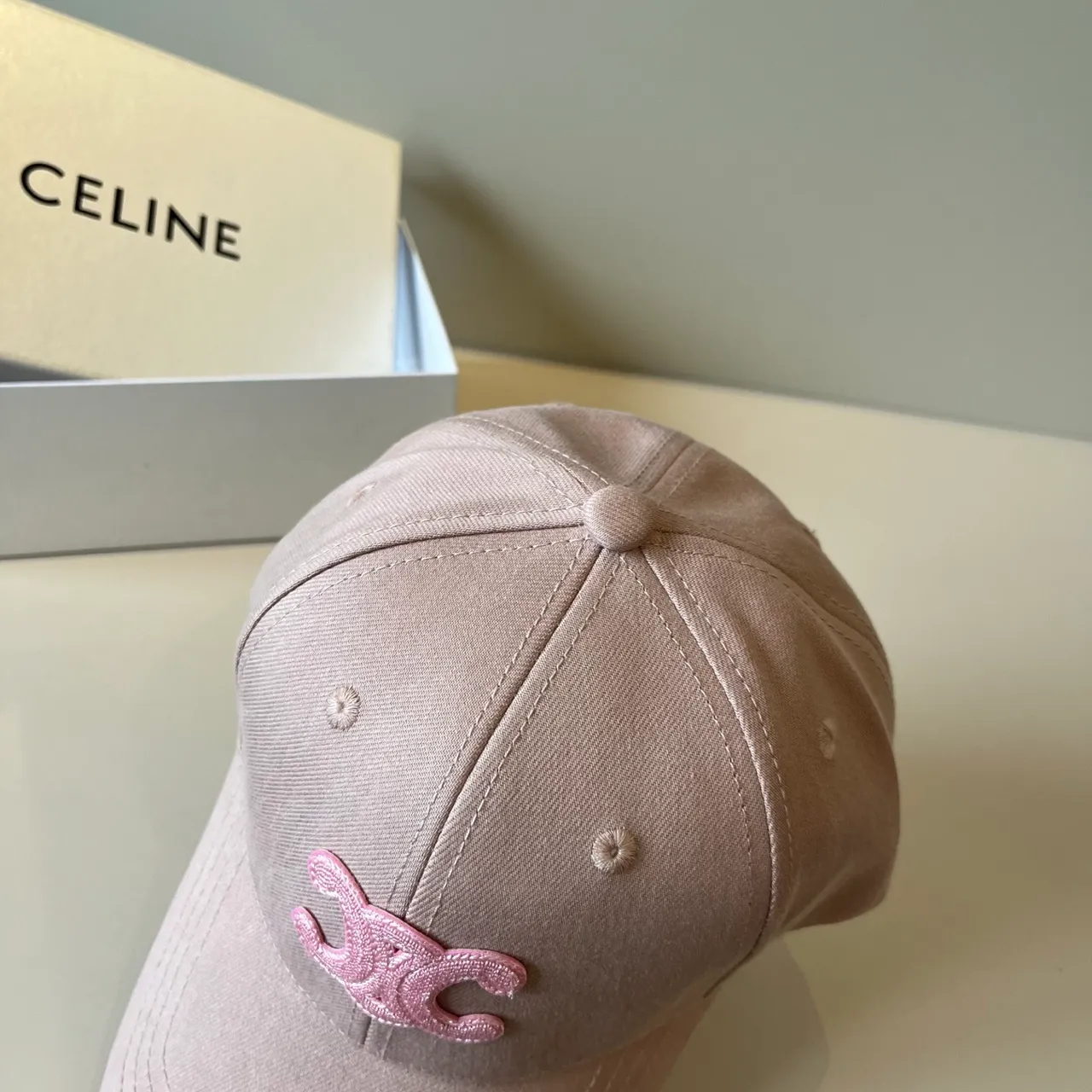 Celine Interlocking CC مطرزة وردي غباري قبعة بيسبول 7