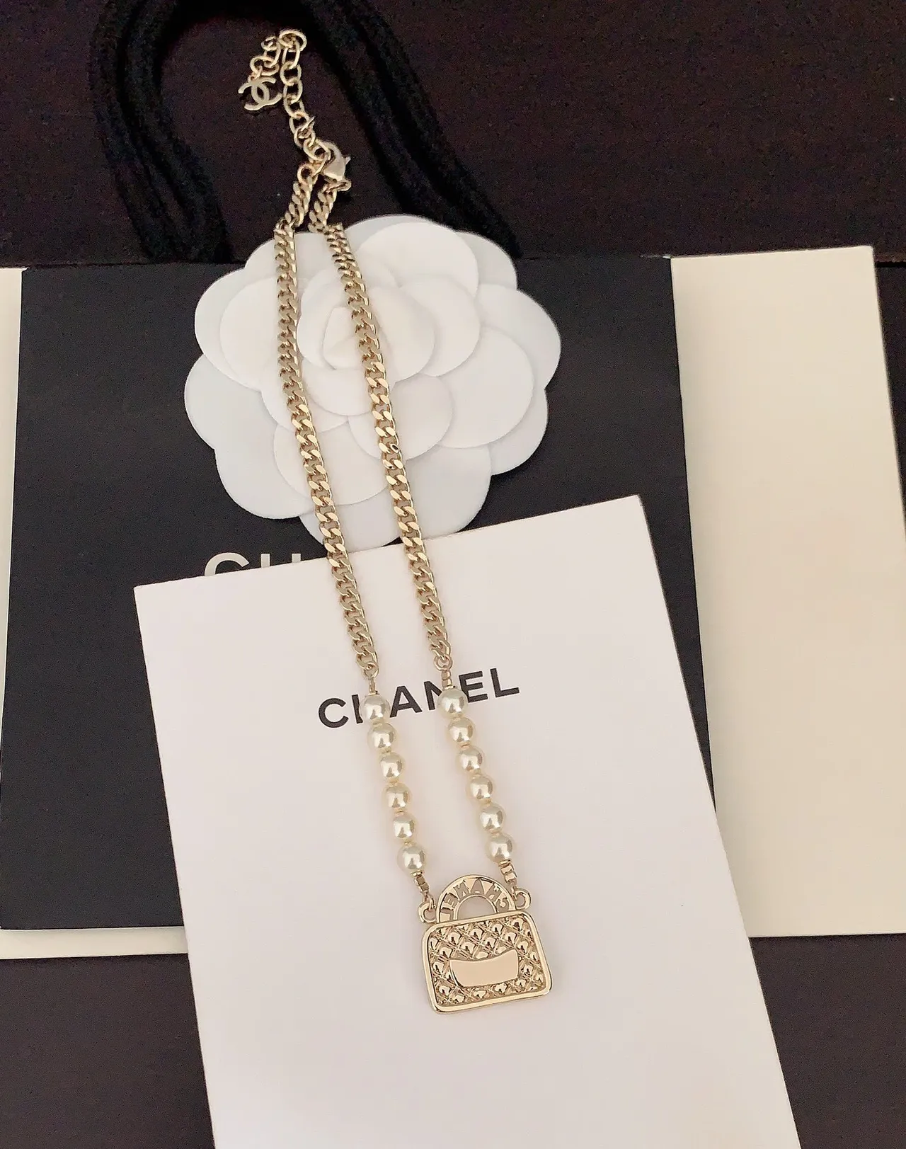 Chanel colar de pérolas inspirado em bolsa colar de pingente rosa de esmalte matelassê 2