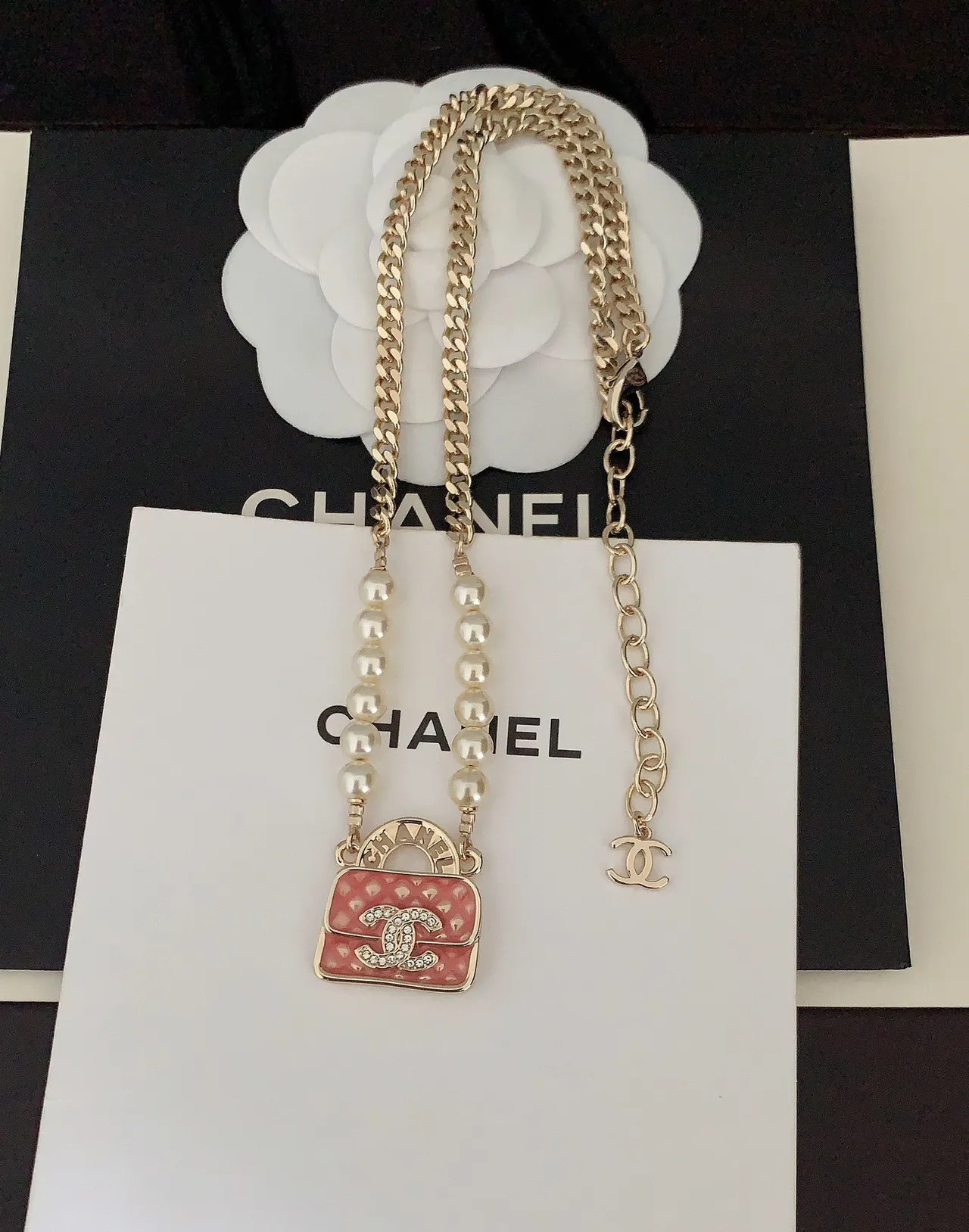 Chanel colar de pérolas inspirado em bolsa colar de pingente rosa de esmalte matelassê 3