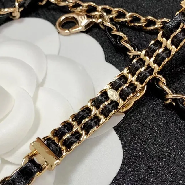 Chanel Bolsa de Cinto Preto Dourado Corrente Couro Tricotado Moda 4