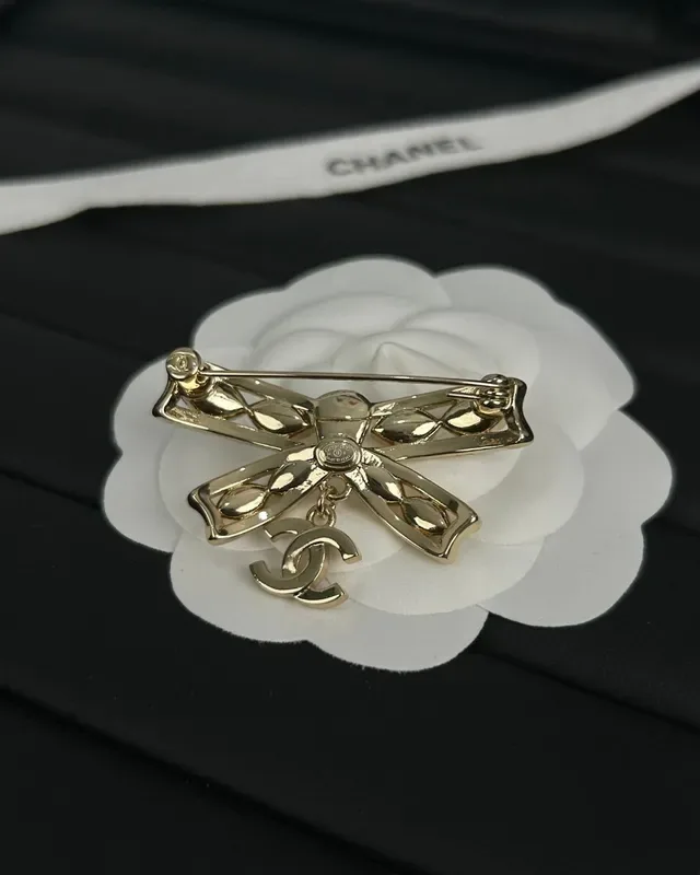 Chanel Bow-Shaped Crystal-Embellished Gold-Tone CC Logo Brooch 7