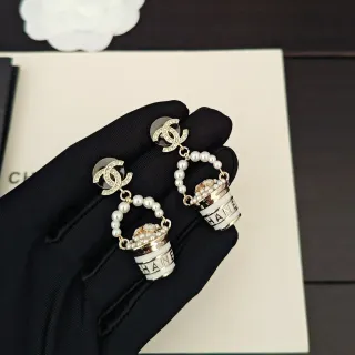 Chanel Bolso Bucket Motivo Dorado Blanco Pendientes Colgantes con Perlas