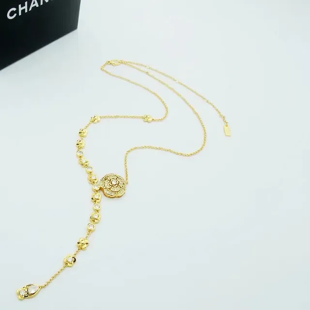 Chanel Camélia সিলভার হোয়াইট ফ্লোরাল ক্যামেলিয়া মোটিফ প্যাভে-সেট স্টোন নেকলেস 4