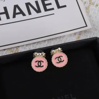 Chanel CC Bow গোলাপি এনামেল সোনালি স্টাড ইয়াররিংস