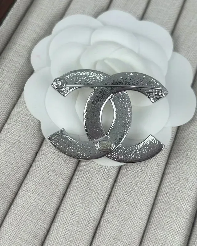 Chanel CC ब्रोच चमकदार चांदी टोन धातु 2