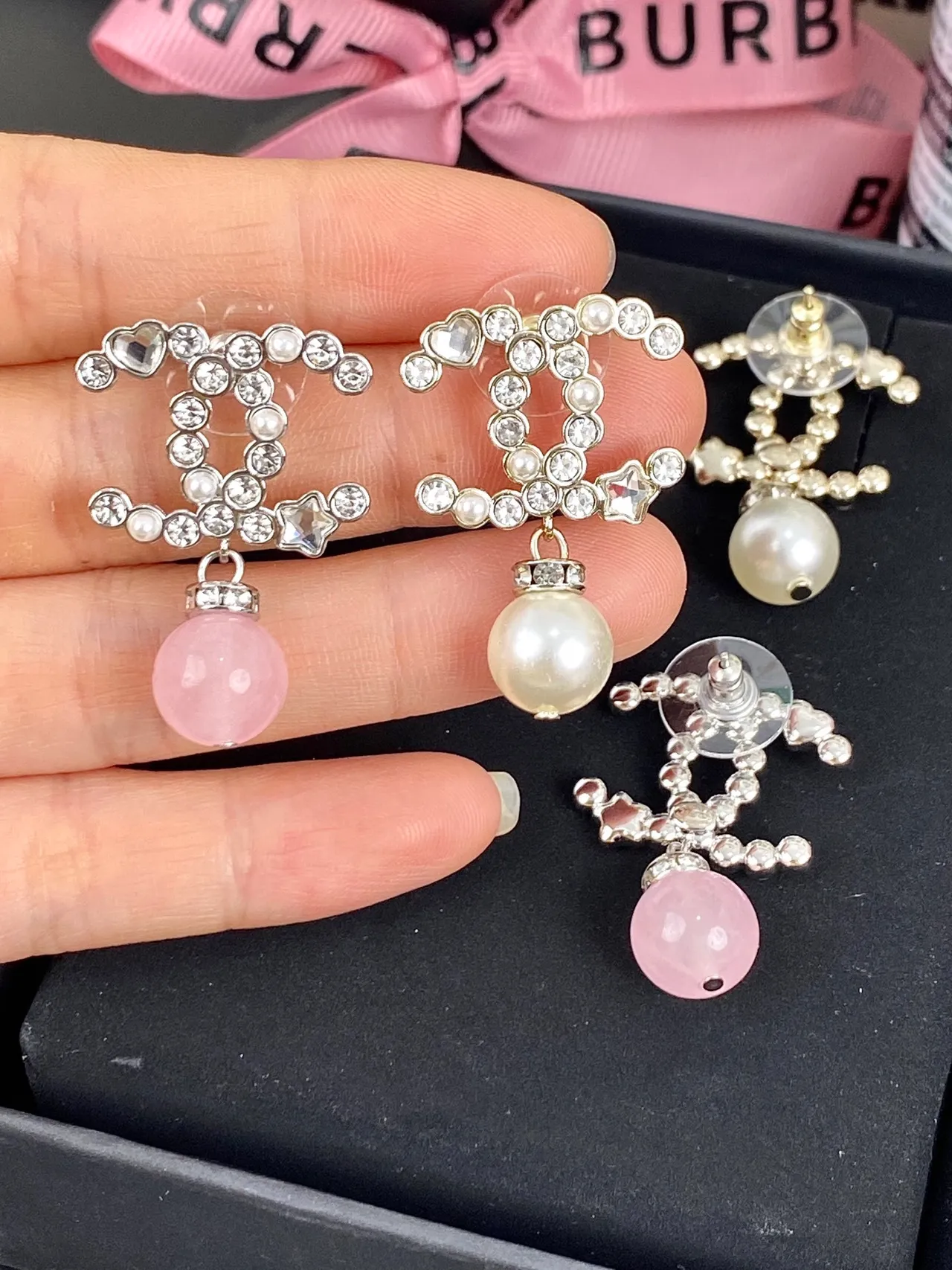 Chanel CC Drop Boucles d'Oreilles Blanc Rose Cristal-Pavé Motif Interlocking Pendentif Sphérique Gemstone 3
