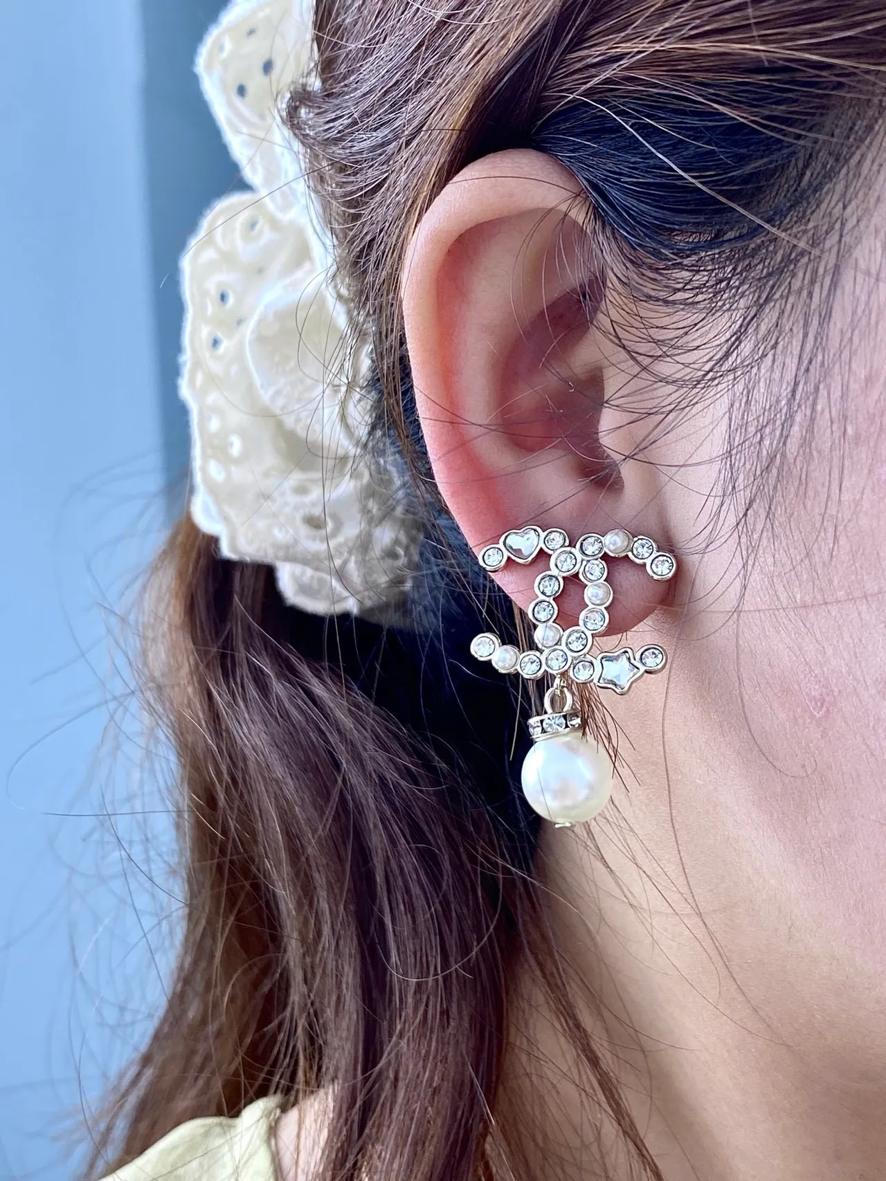 Chanel CC Drop Boucles d'Oreilles Blanc Rose Cristal-Pavé Motif Interlocking Pendentif Sphérique Gemstone 8