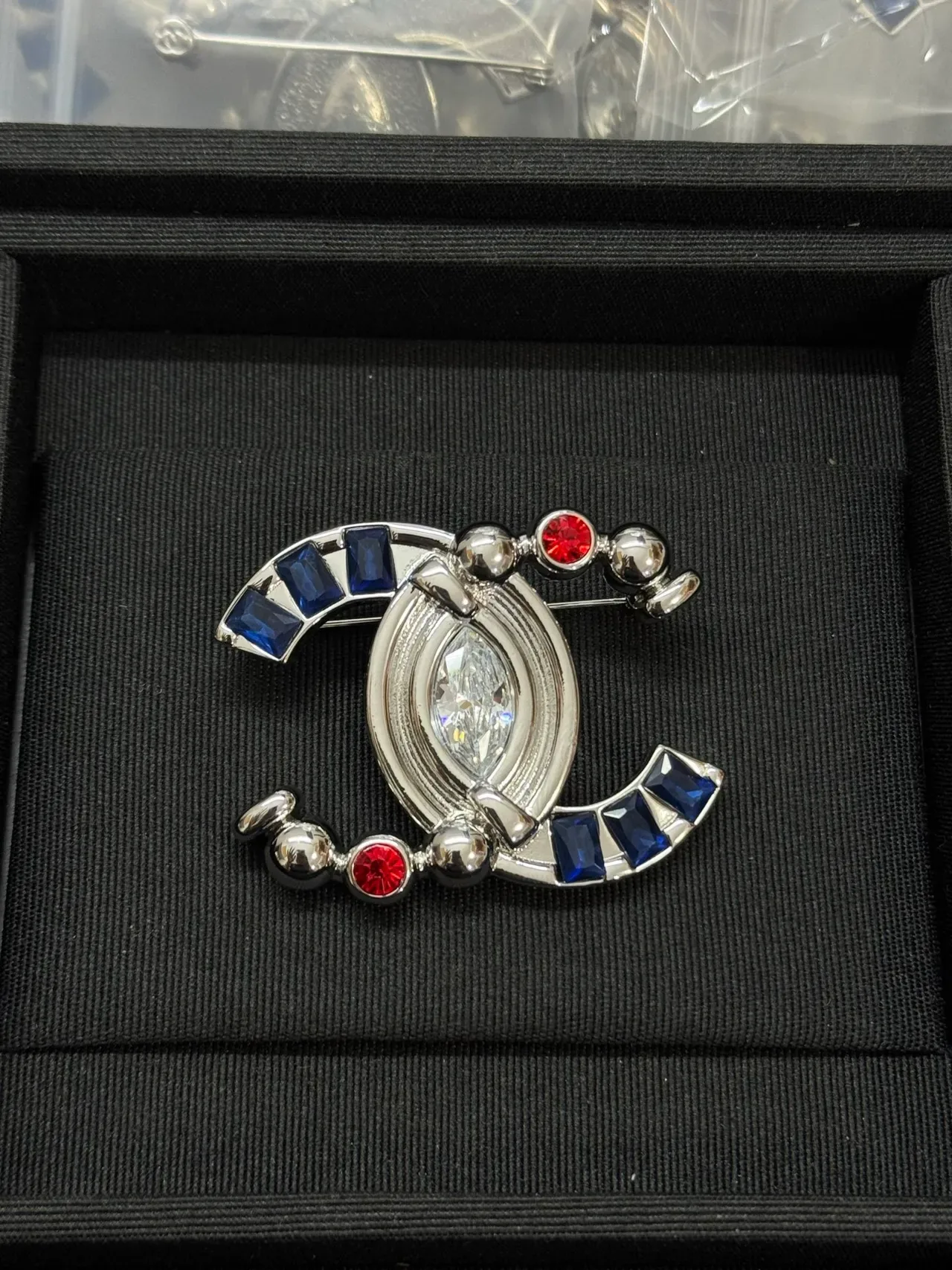 Chanel CC Logo Brooch Gold Blue Metal Interlocking Brooch 4