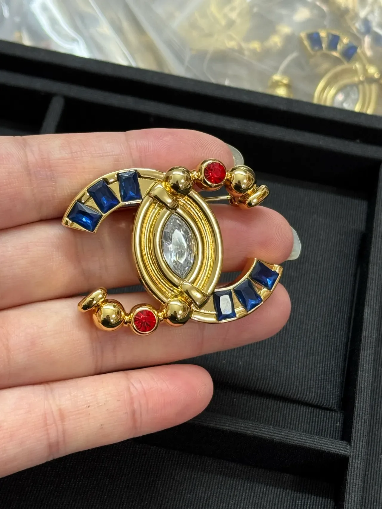 Chanel CC Logo Brooch Gold Blue Metal Interlocking Brooch 5