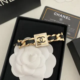 Chanel Pulseira Corrente de Elos Dourada Preta Cinto Couro Curb