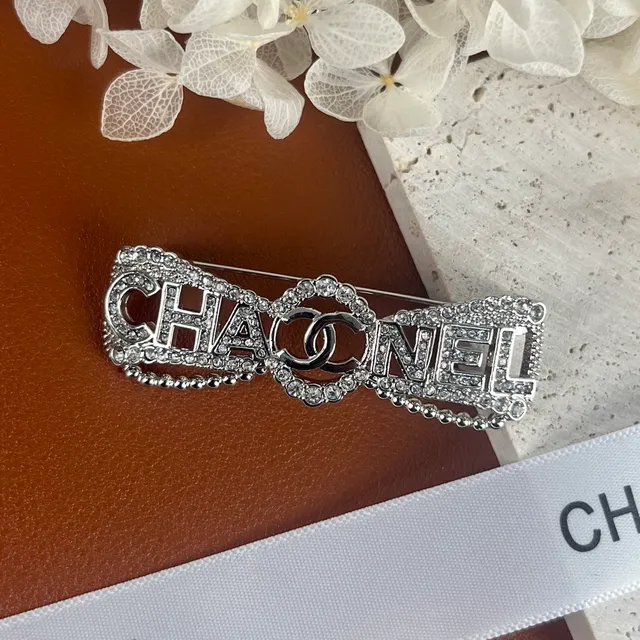 Chanel CHANEL क्रिस्टल लेटरिंग पपड़ी ब्रोच 7