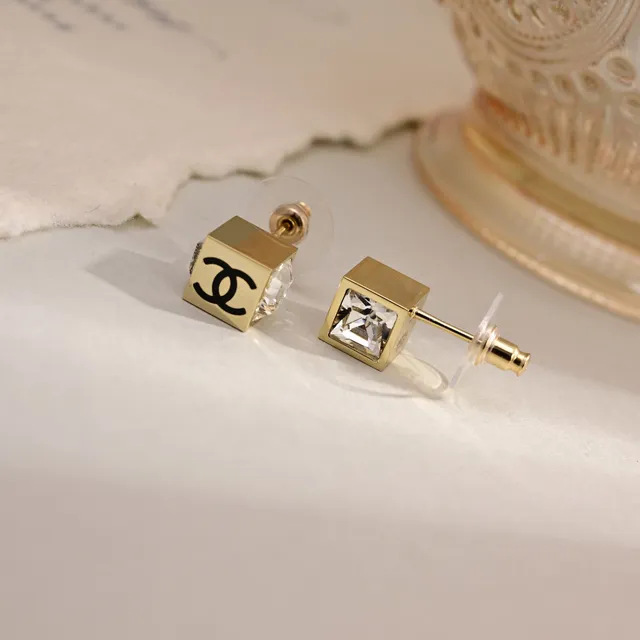 Chanel 立方体吊坠项链 金色和银色调项链 6