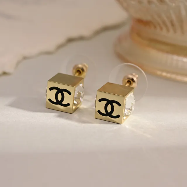 Chanel 立方体吊坠项链 金色和银色调项链 7