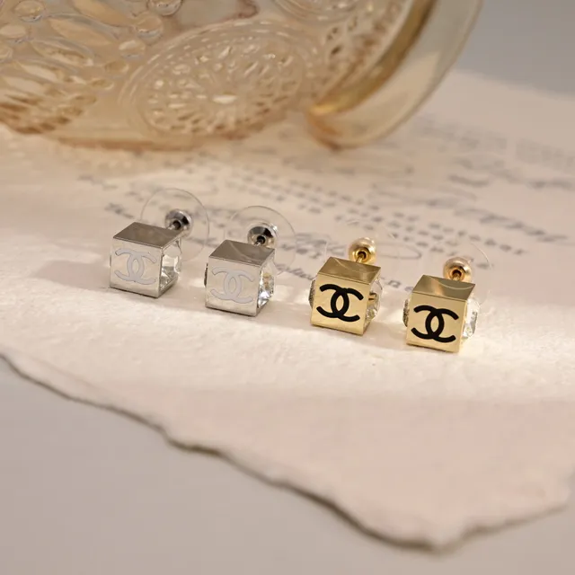 Chanel 立方体吊坠项链 金色和银色调项链 8