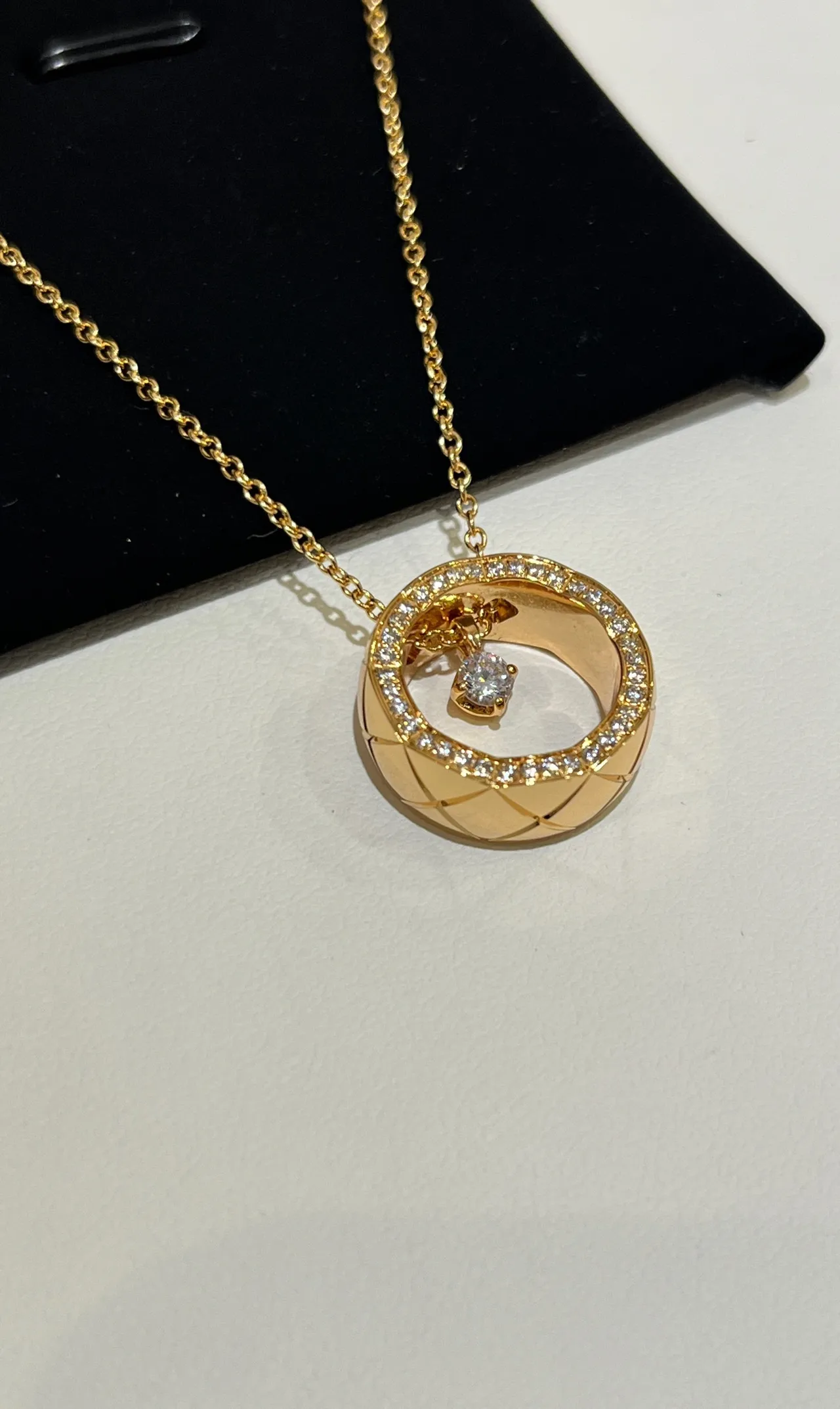 Collar Chanel oro tono Pavé diamante círculo abierto 6