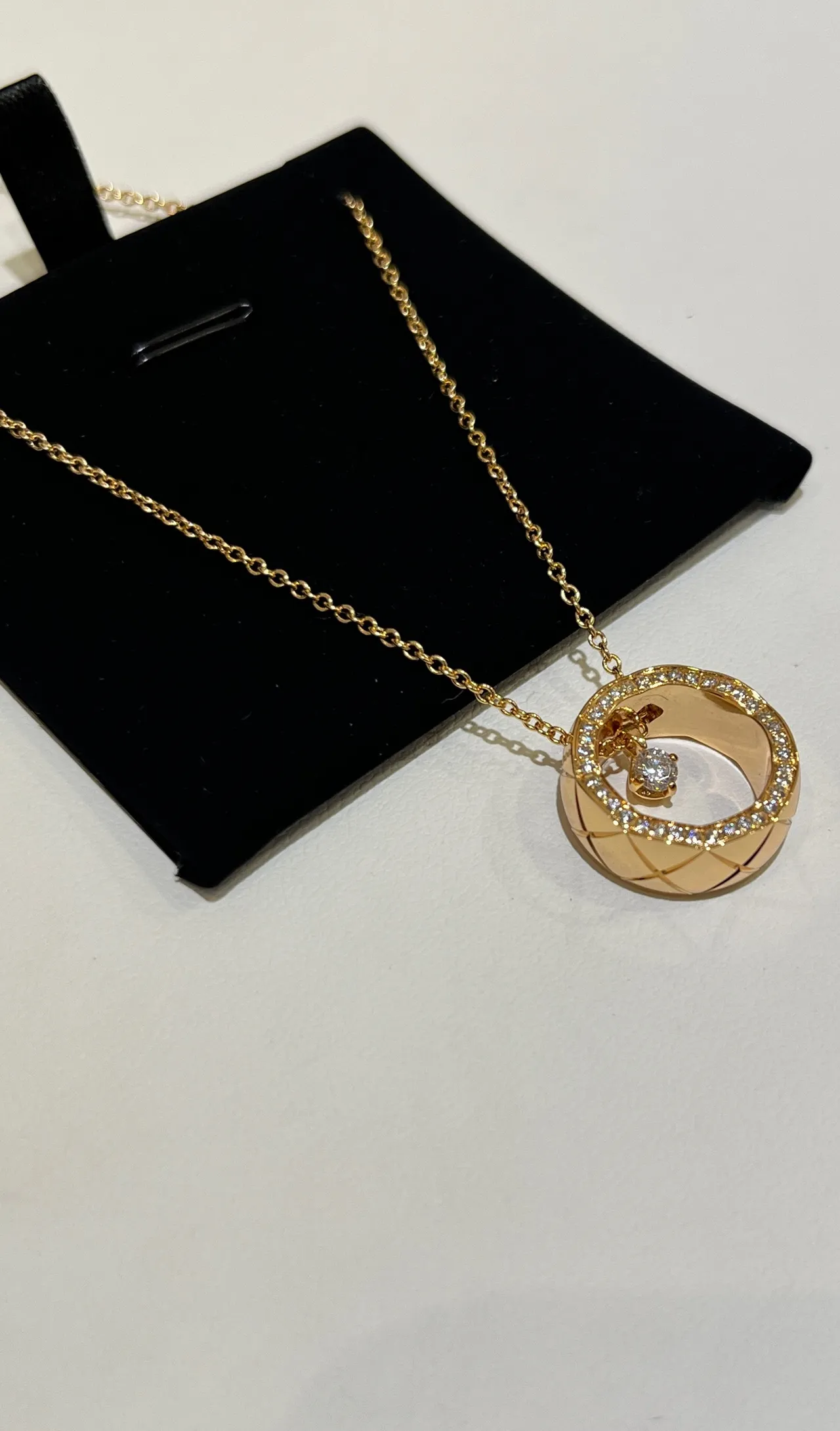 Collar Chanel oro tono Pavé diamante círculo abierto 7
