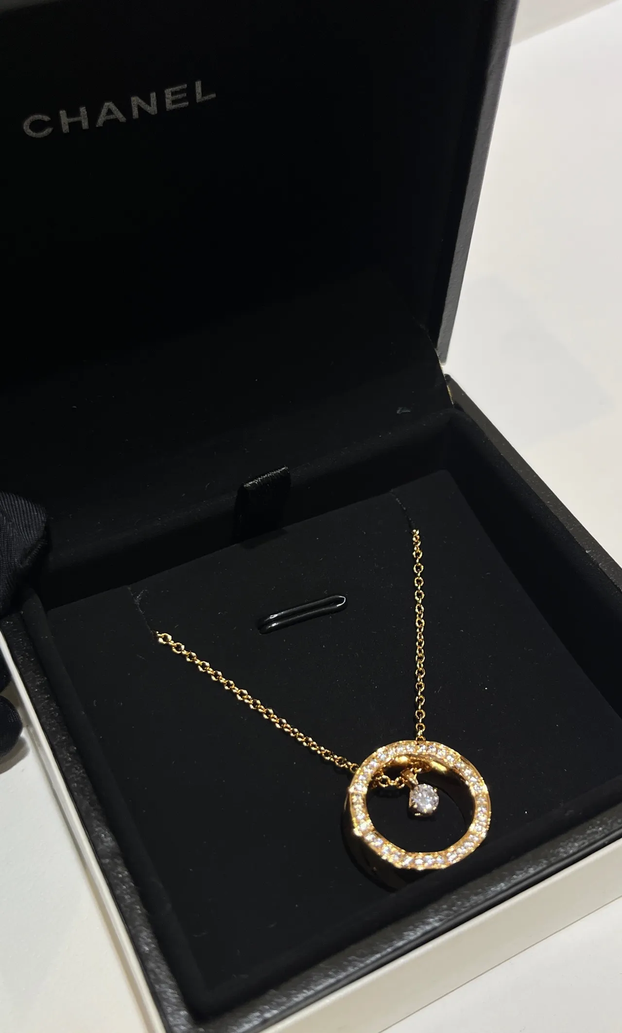 Collar Chanel oro tono Pavé diamante círculo abierto 8