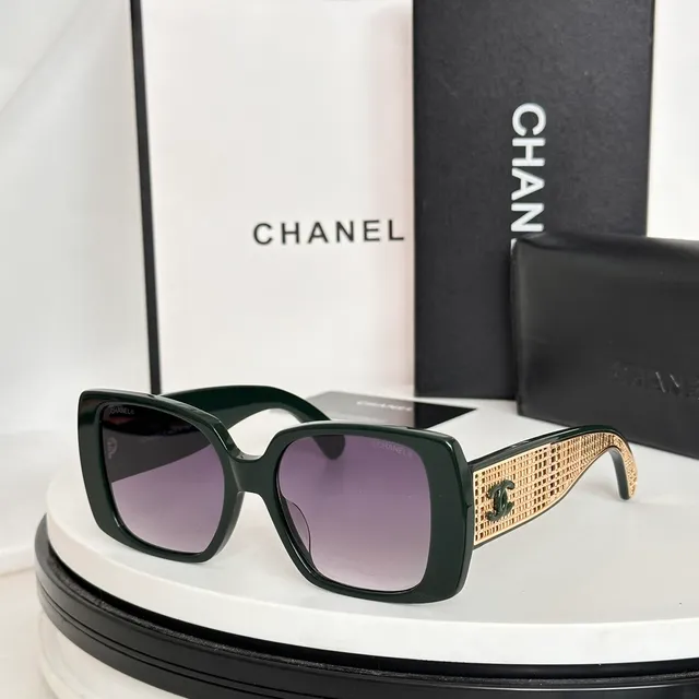 Chanel Lattice Black Gold Rectangular Frame Construction Sunglasses 7
