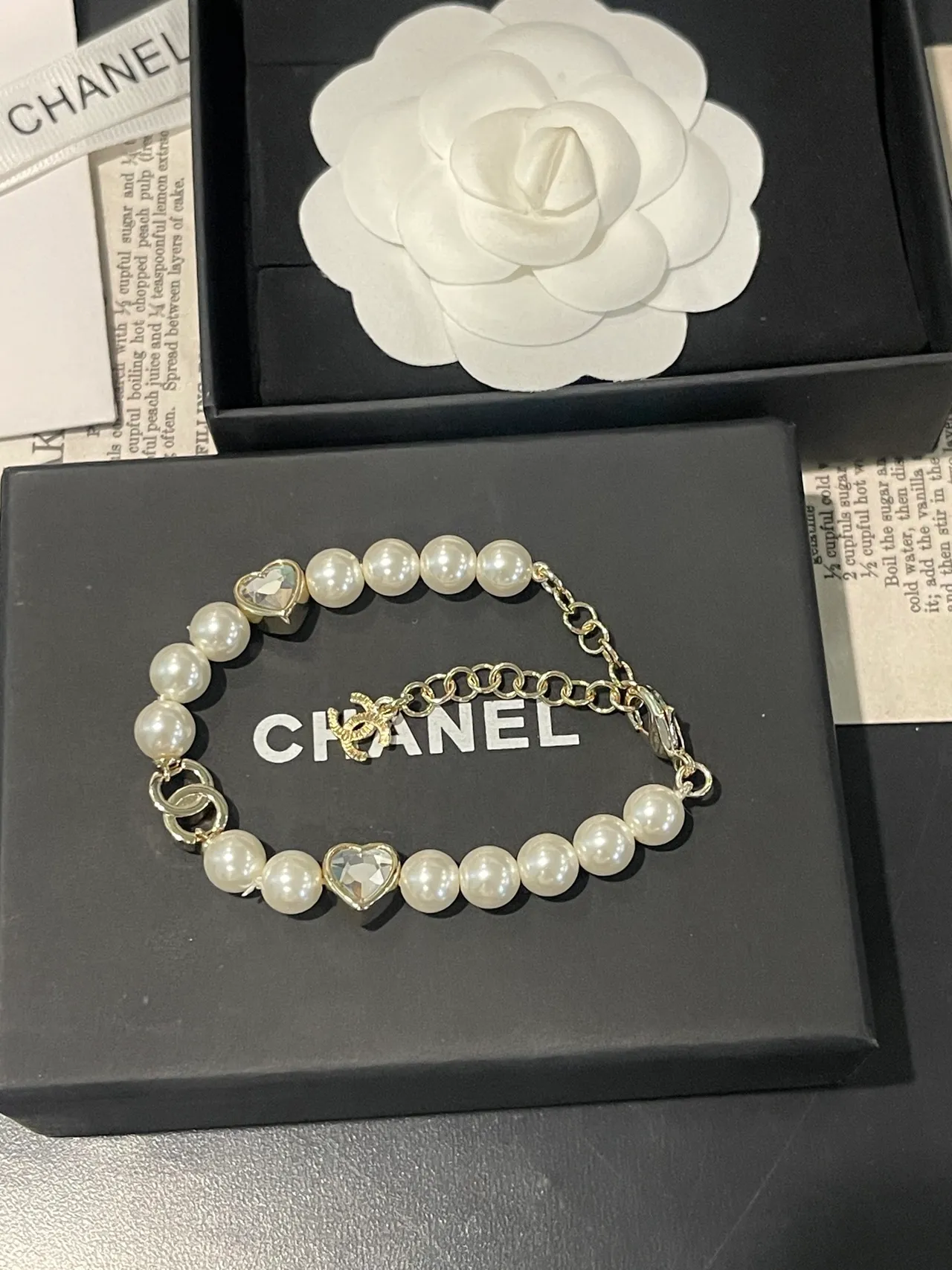 Chanel سوار اللؤلؤ أبيض ذهب أكسنت قلب-كريستال سوار 6
