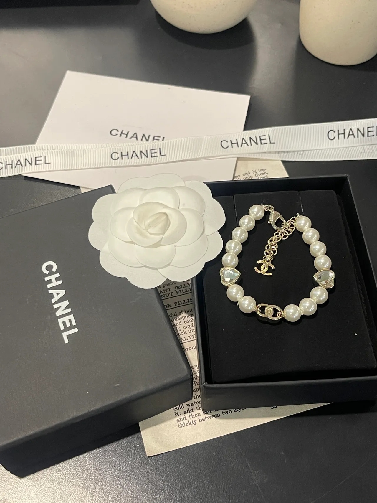 Chanel سوار اللؤلؤ أبيض ذهب أكسنت قلب-كريستال سوار 9