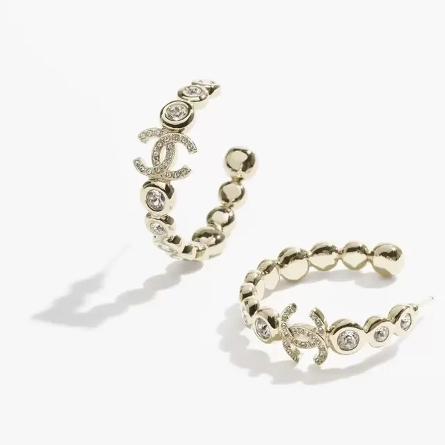 Chanel Créoles argentées transparentes silhouette cristal-set béliers 6
