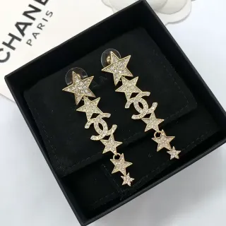 أقراط Chanel Star و CC كريستال باڤيه كاسكيد قطرة