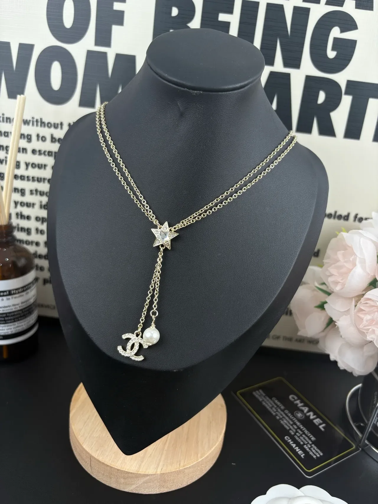 قلادة Chanel Star Lariat ذهبي أبيض سلسلة مزدوجة نقشة 2