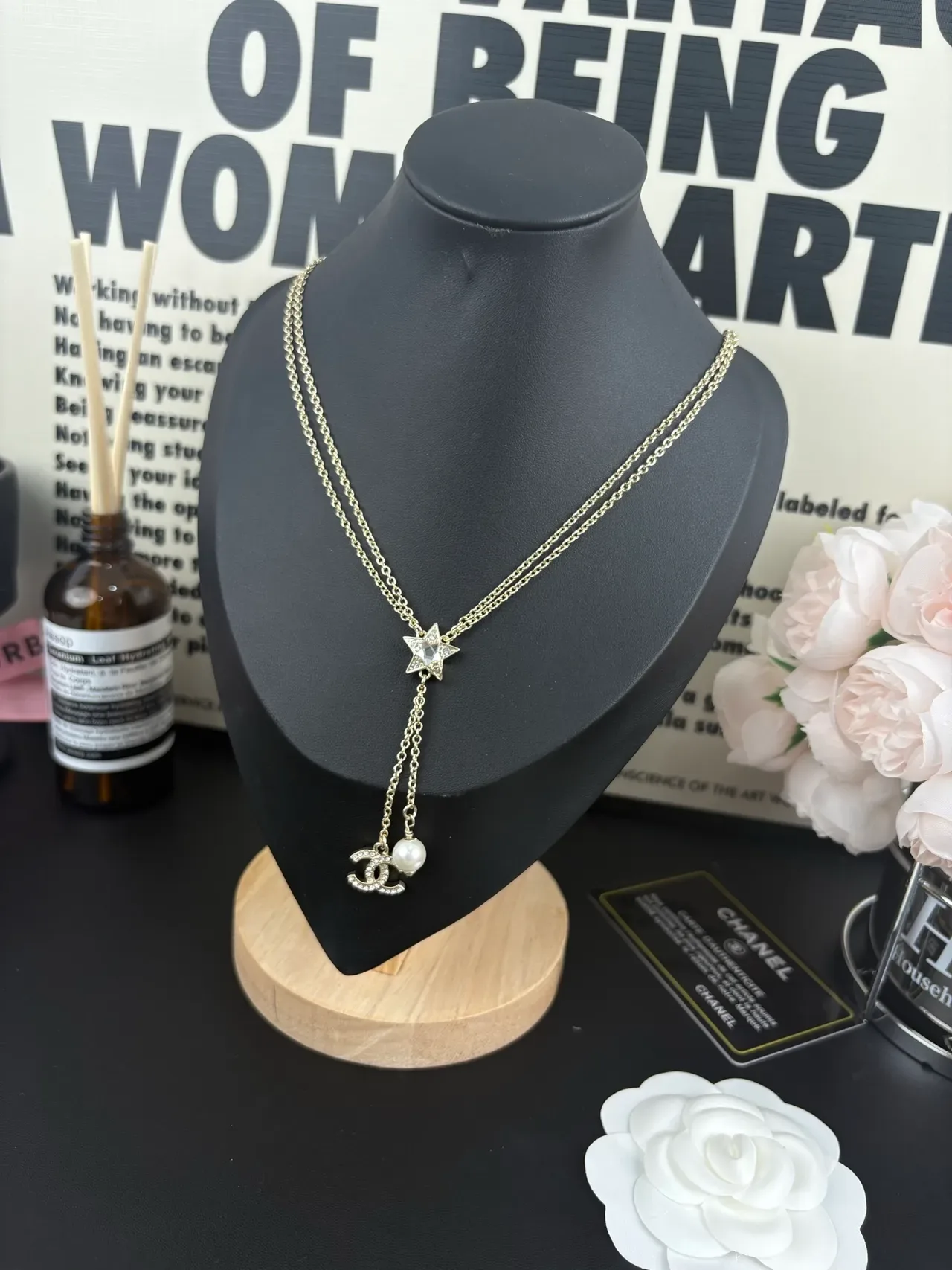 قلادة Chanel Star Lariat ذهبي أبيض سلسلة مزدوجة نقشة 3